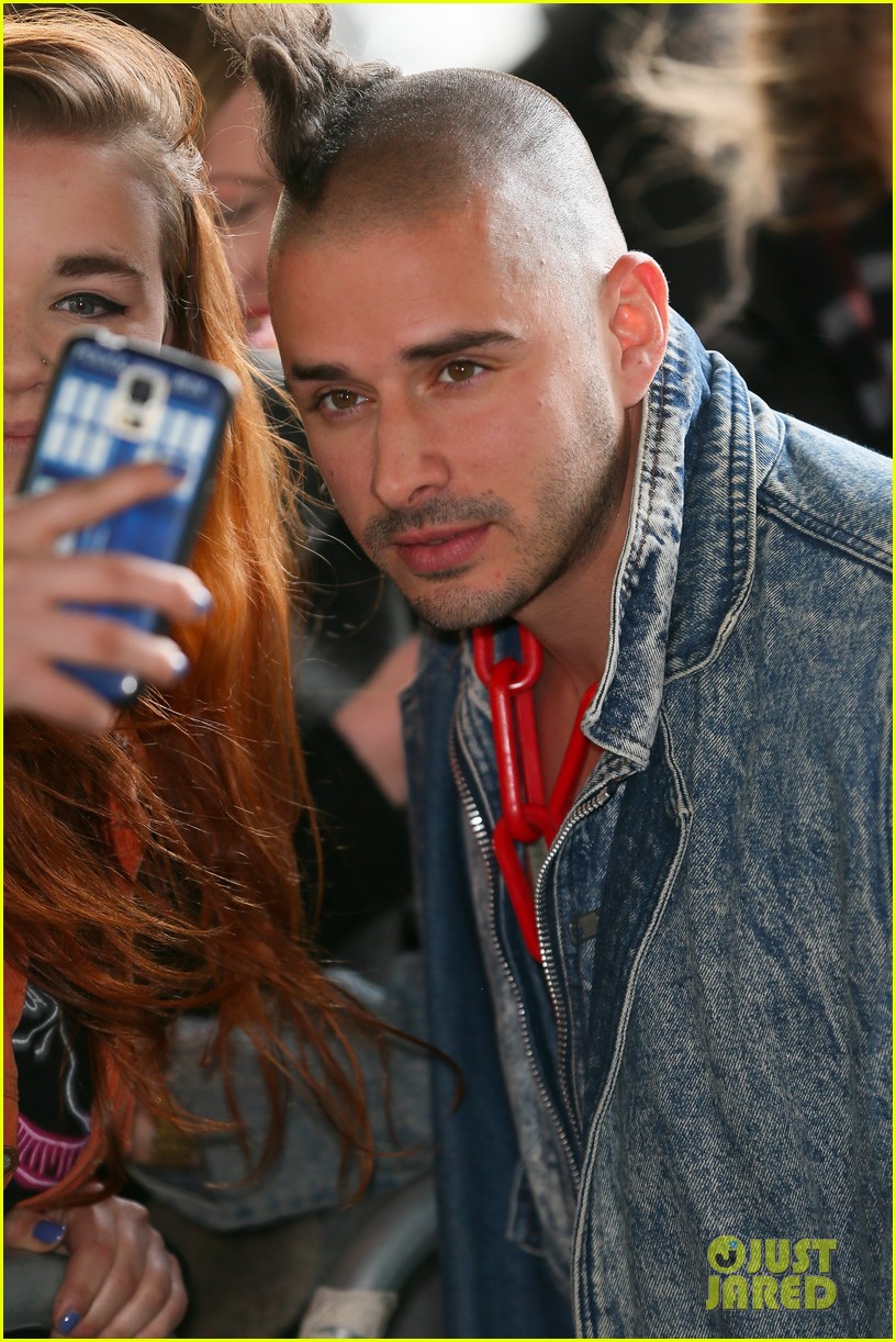 Dnce Performs Cover Of Selena Gomez Hands To Myself At Bbc S Live Lounge Photo 3637195 Cole Whittle Dnce Jack Lawless Jinjoo Lee Joe Jonas Pictures Just Jared dnce performs cover of selena gomez hands to myself at bbc s live lounge photo 3637195 cole whittle dnce jack lawless jinjoo lee joe jonas pictures just jared