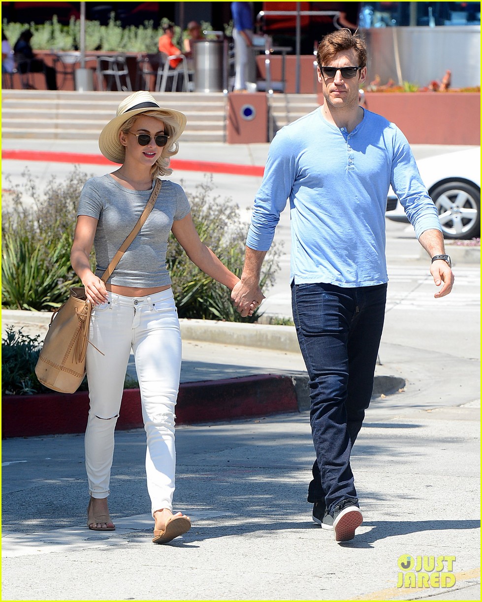 Brooks Laich Has Beach Workout Plans With Fiance Julianne