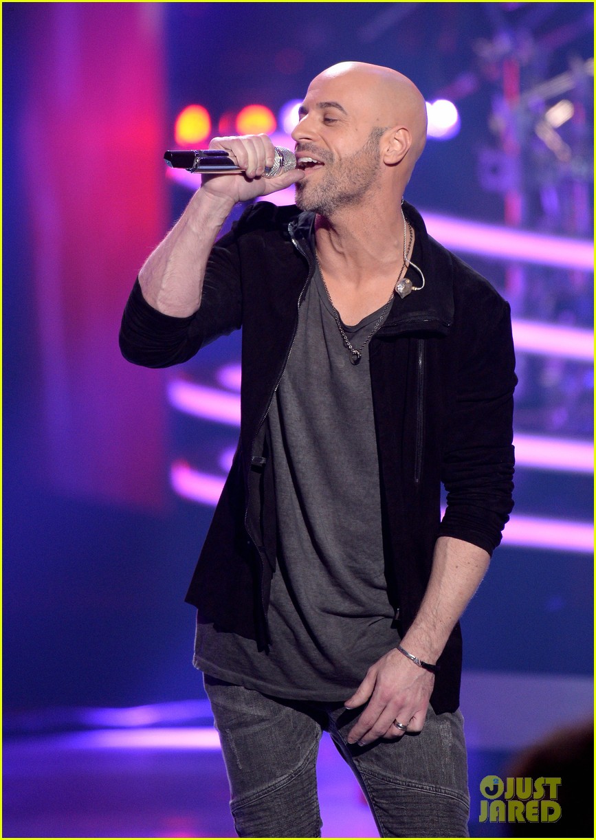 Chris Daughtry & 'American Idol' Rockers Take the Stage at Finale