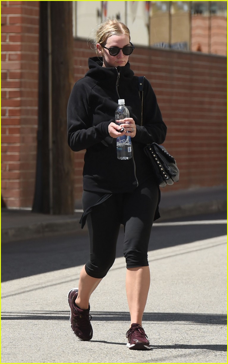 all black workout shoes