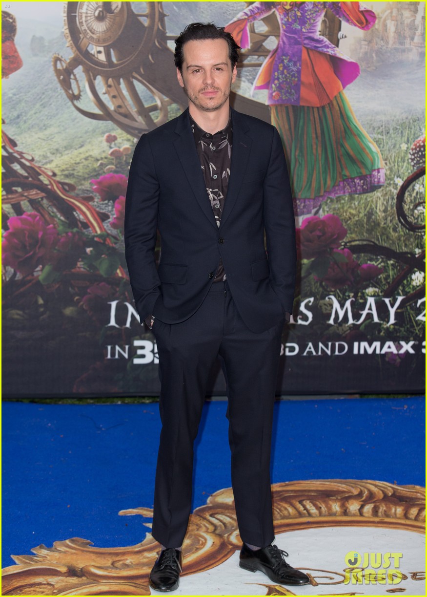 Johnny Depp & Sacha Baron Cohen Premiere 'Alice Through The Looking