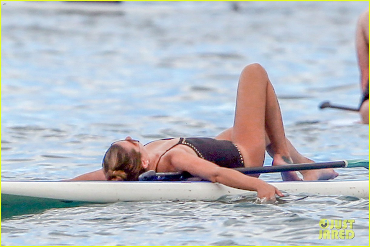 Lea Michele Shows Off Hot Body at the Beach in Hawaii!: Photo 3669832 | Lea Michele ...