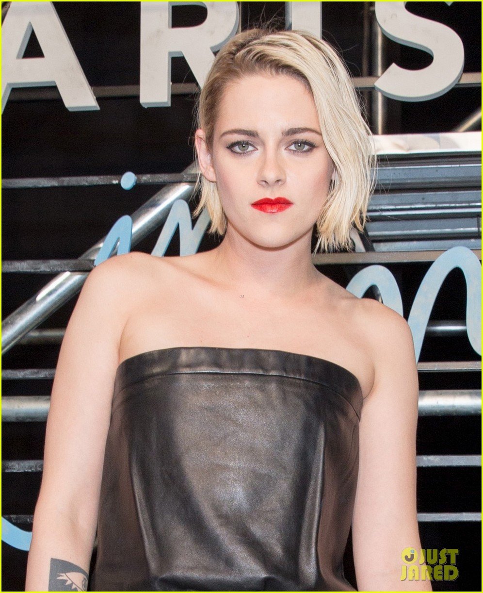 Kristen Stewart Attends Chanel's Paris in Rome Show in China! Photo