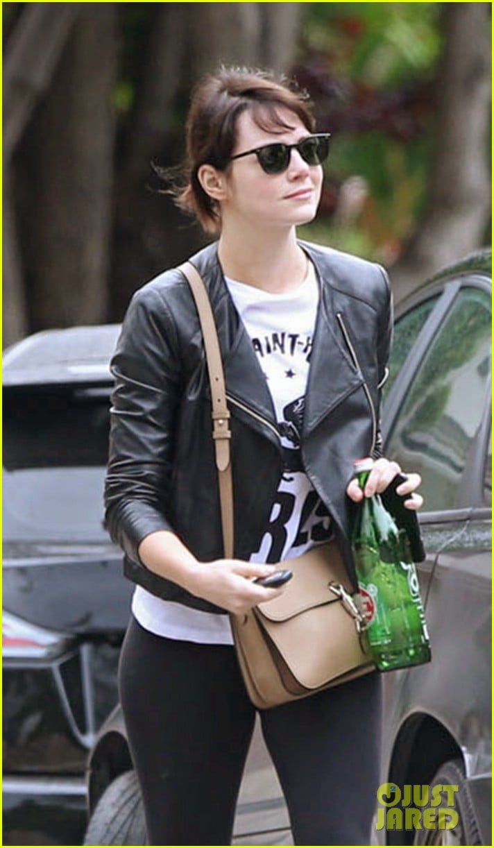 Emma Stone Runs Some Errands on Mother's Day Weekend: Photo 3650633