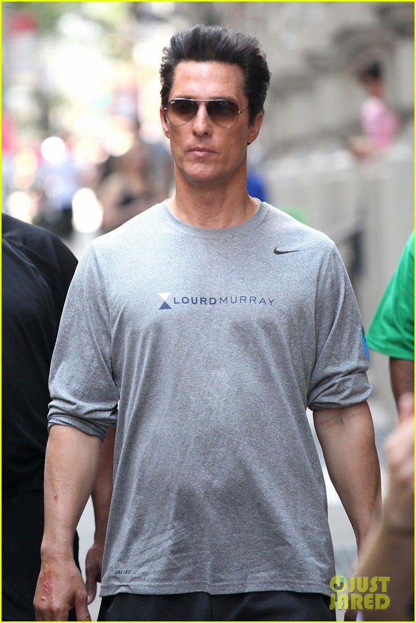 Matthew Mcconaughey Sports Long Nails On Dark Tower Set Photo