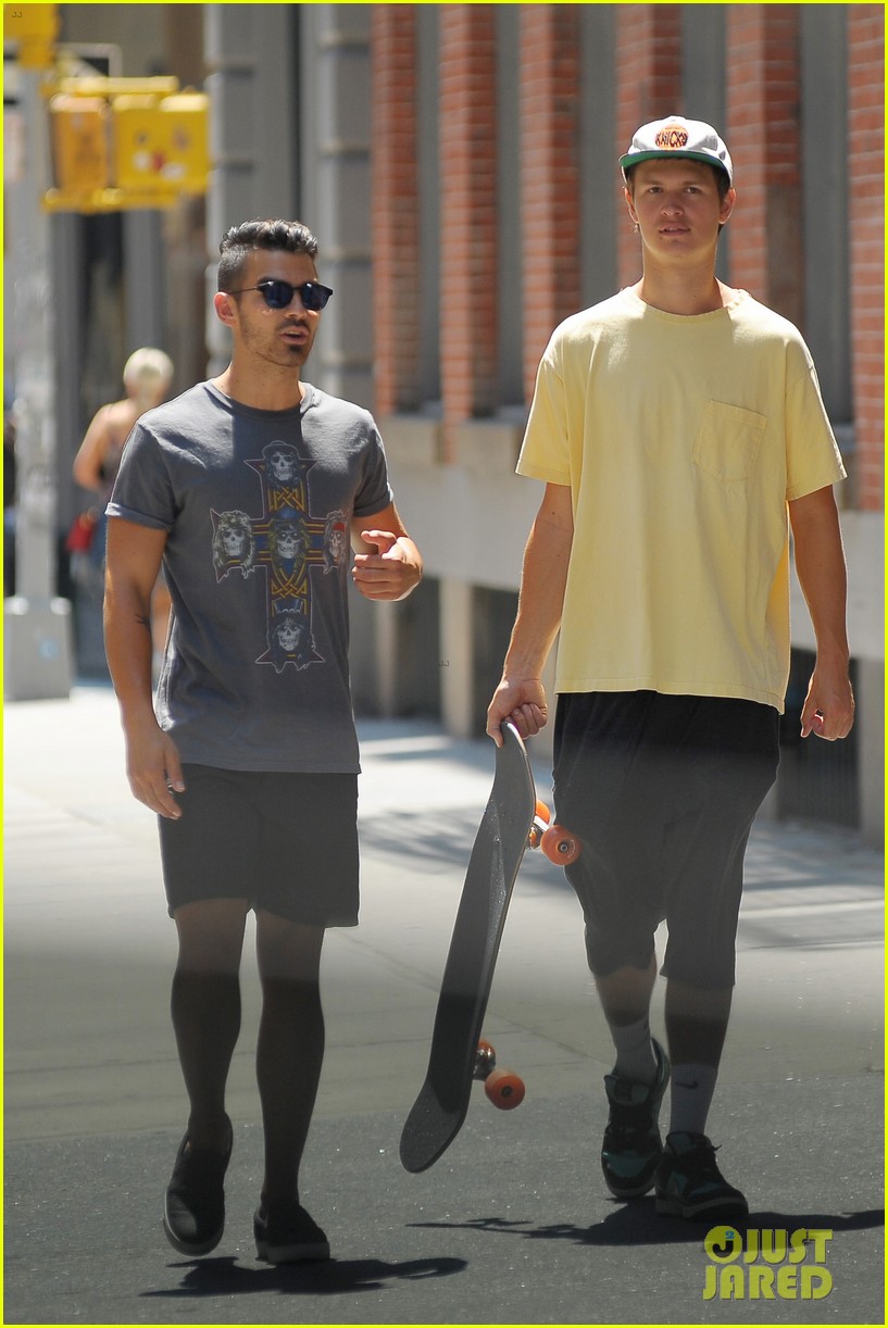 Ansel Elgort Hangs Out with Pal Joe Jonas in NYC Photo
