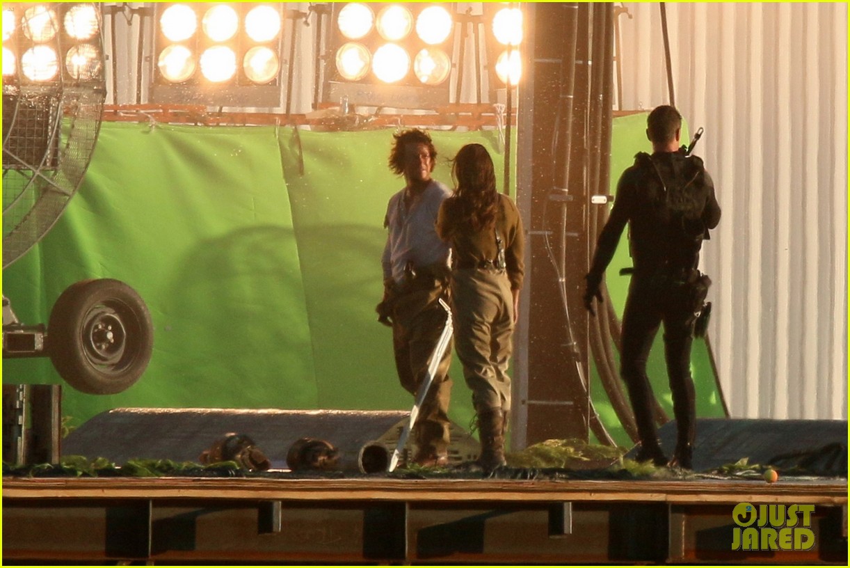 Mark Wahlberg Films Action Scenes for 'Transformers The Last Knight