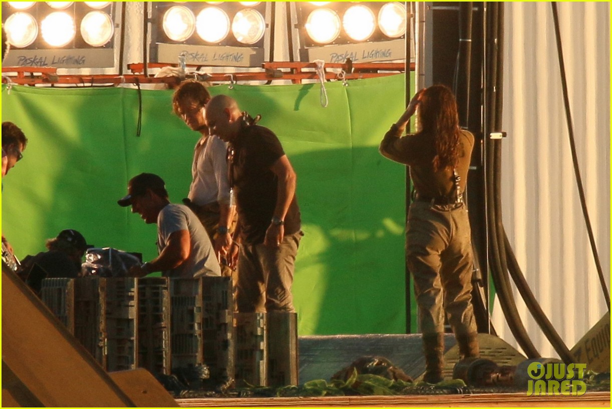 Mark Wahlberg Films Action Scenes for 'Transformers The Last Knight