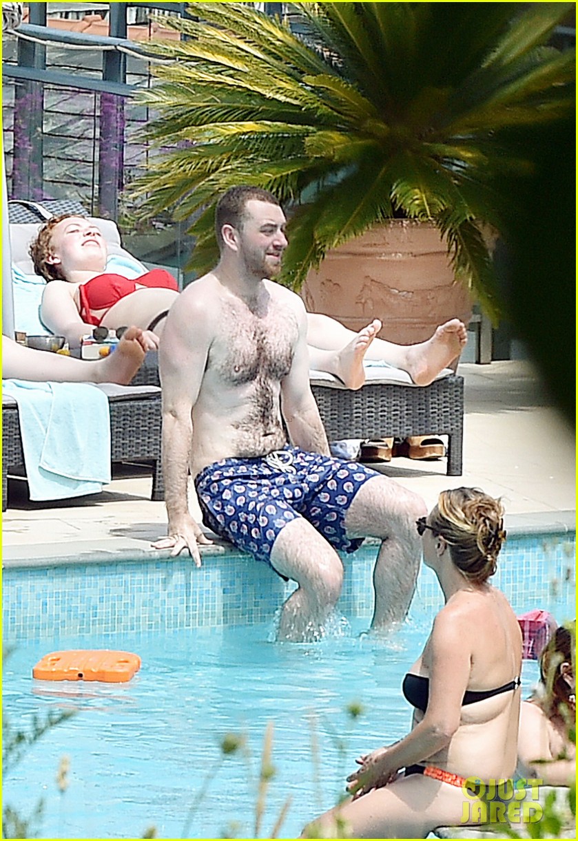 Sam Smith Goes Shirtless While on Vacation!: Photo 3700884 