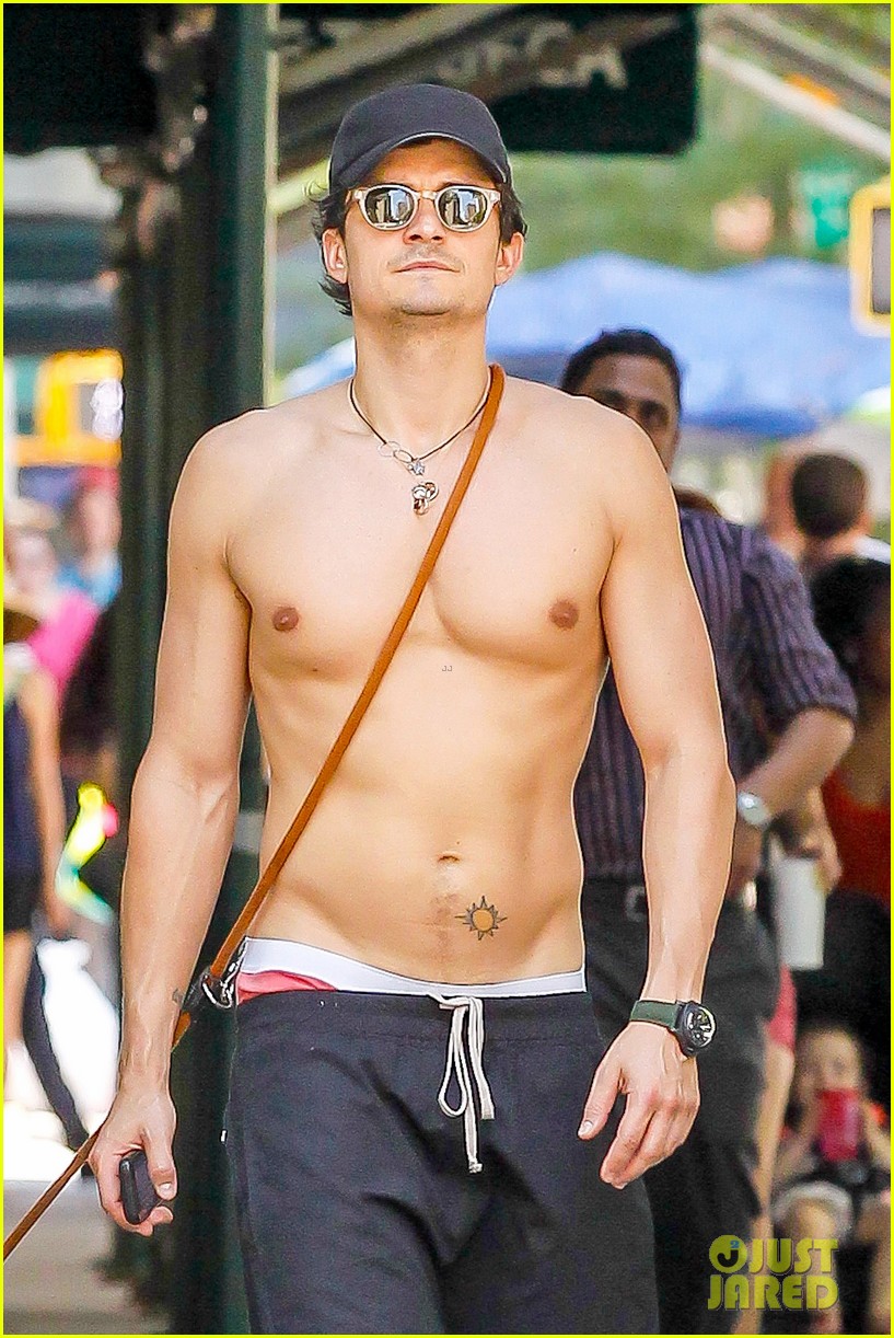 There Are More NSFW Photos Of Orlando Blooms Penis
