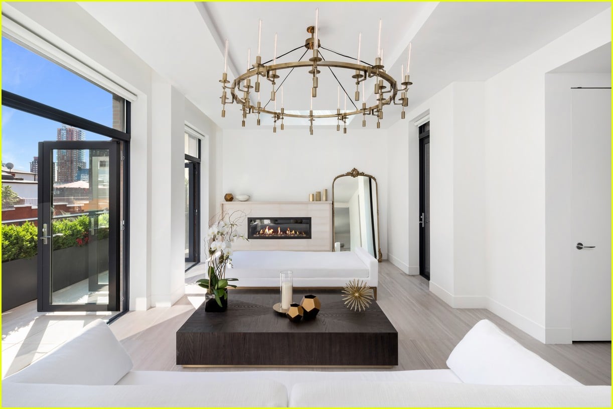 Take a Look Inside Kendall & Kylie Jenner's NYFW Apartment Worth 27 Million! Photo 3758650