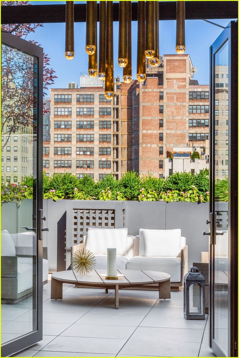 Take a Look Inside Kendall & Kylie Jenner's NYFW Apartment Worth 27 Million! Photo 3758651