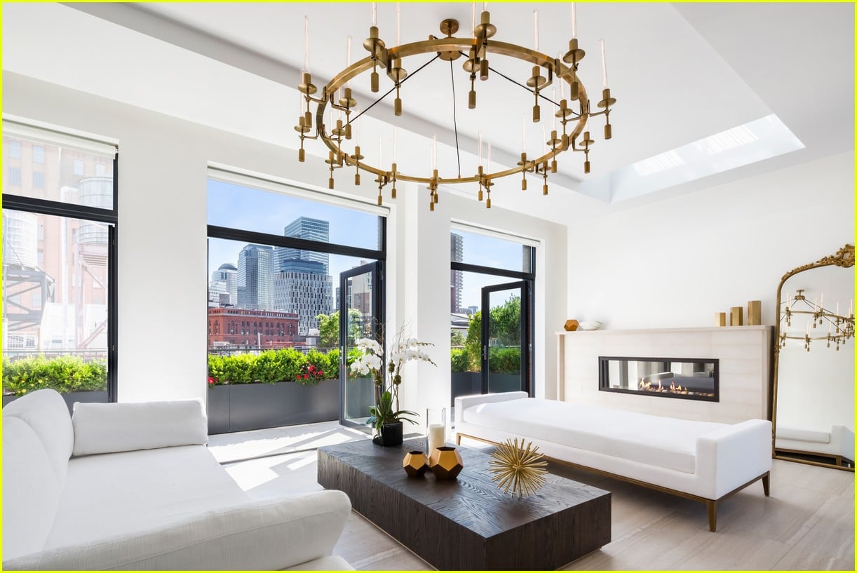 Take a Look Inside Kendall & Kylie Jenner's NYFW Apartment Worth 27 Million! Photo 3758654