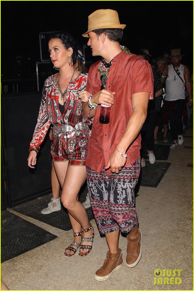 kiis 1065 naked dating