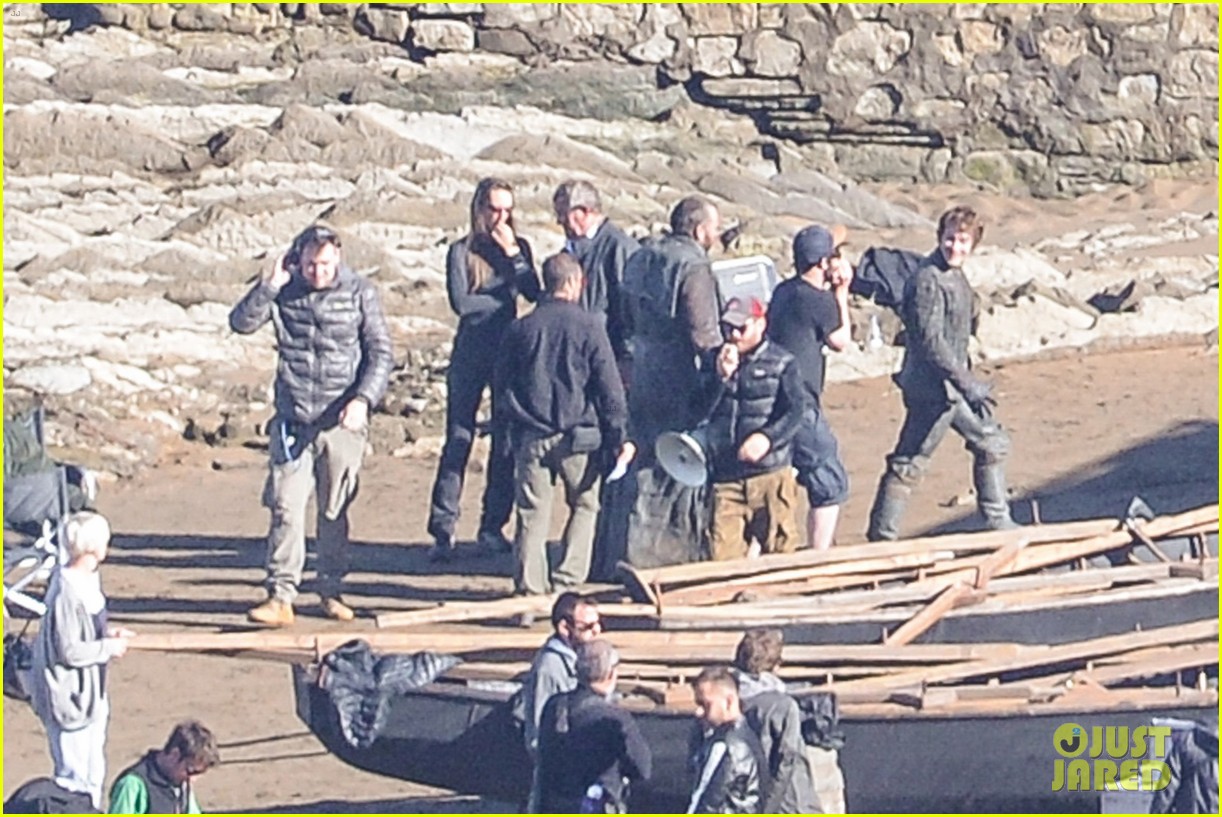 'Game of Thrones' Stars Film Fight Scene on Spain Beach Photo 3797884