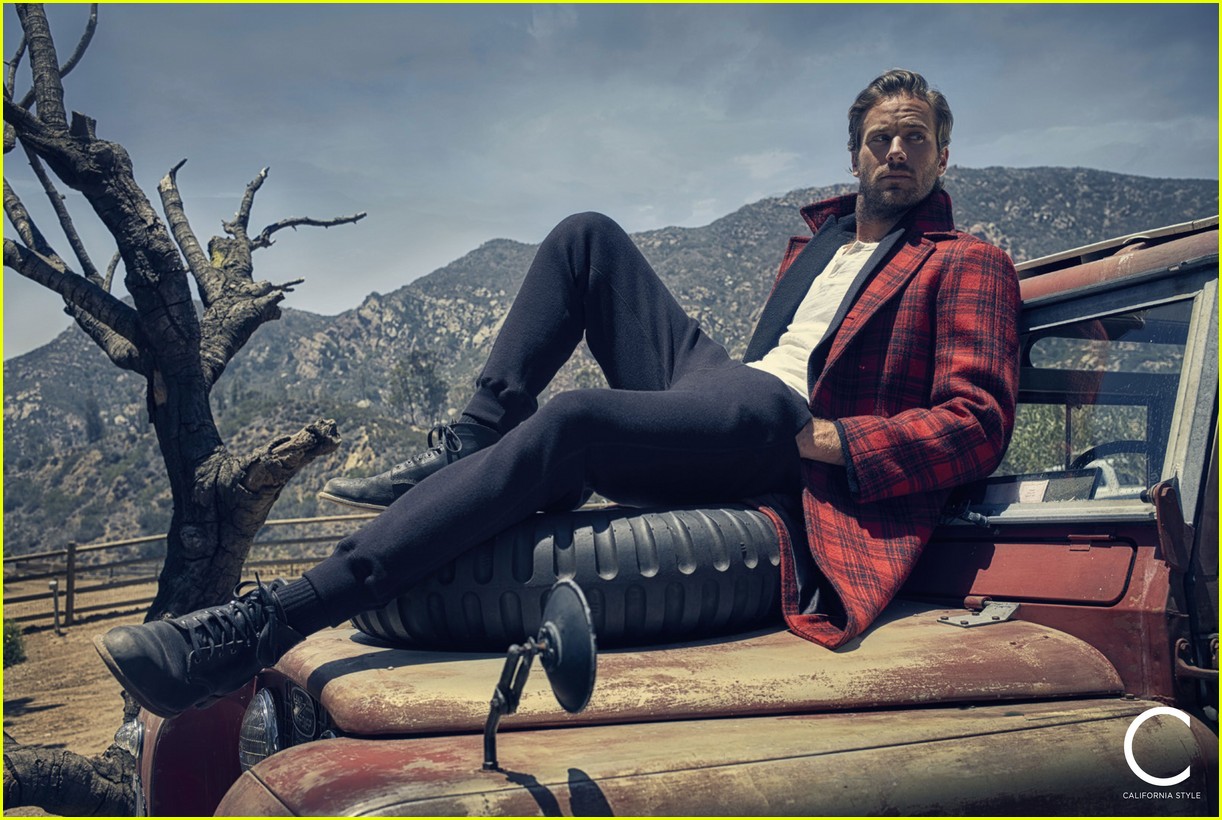 Armie Hammer Is a Family Man Who Enjoys Barbecuing! Photo 3782449