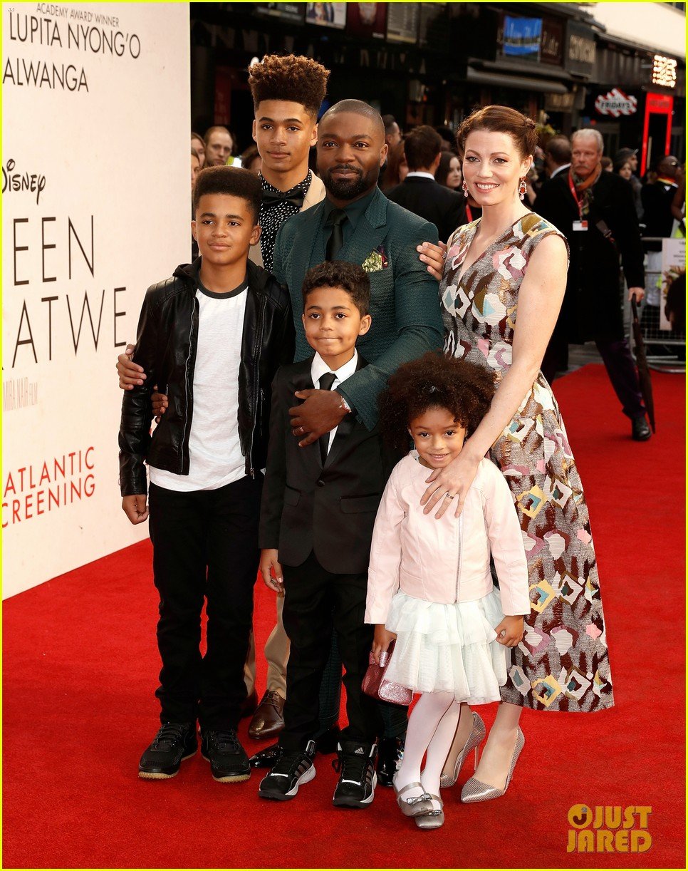 Lupita Nyong O John Boyega Bring Star Wars To Queen Of Katwe Screening Photo 3781700 David Oyelowo Jessica Oyelowo John Boyega Lupita Nyong O Pictures Just Jared