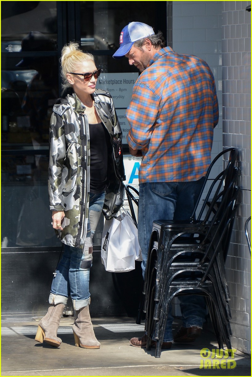 Gwen Stefani & Blake Shelton Enjoy Lunch Date in WeHo!: Photo 3786214