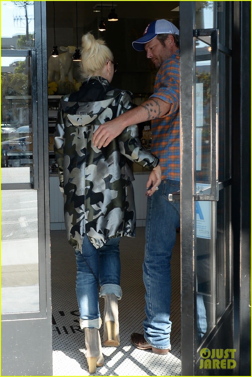 Gwen Stefani & Blake Shelton Enjoy Lunch Date in WeHo!: Photo 3786220