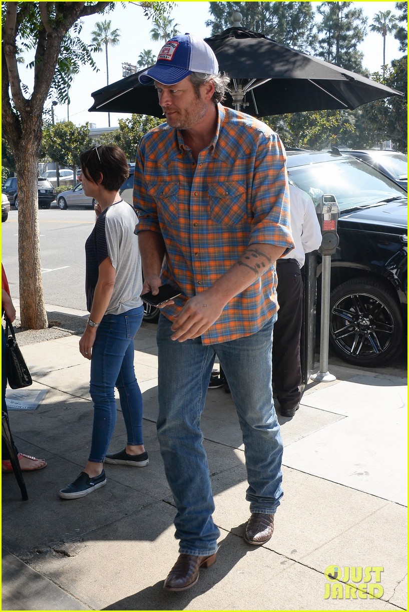 Gwen Stefani & Blake Shelton Enjoy Lunch Date in WeHo!: Photo 3786225