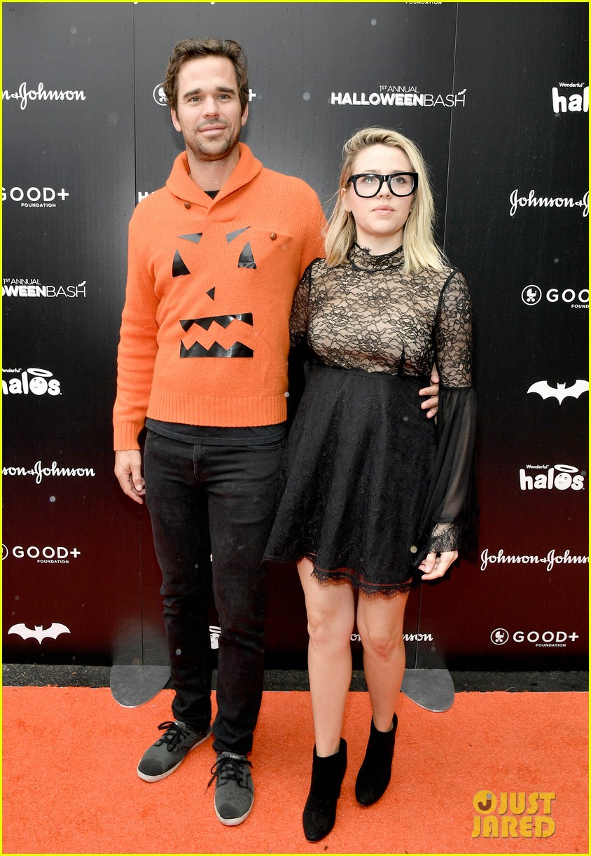 �This Is Us� Star Sterling K. Brown Brings His Family to