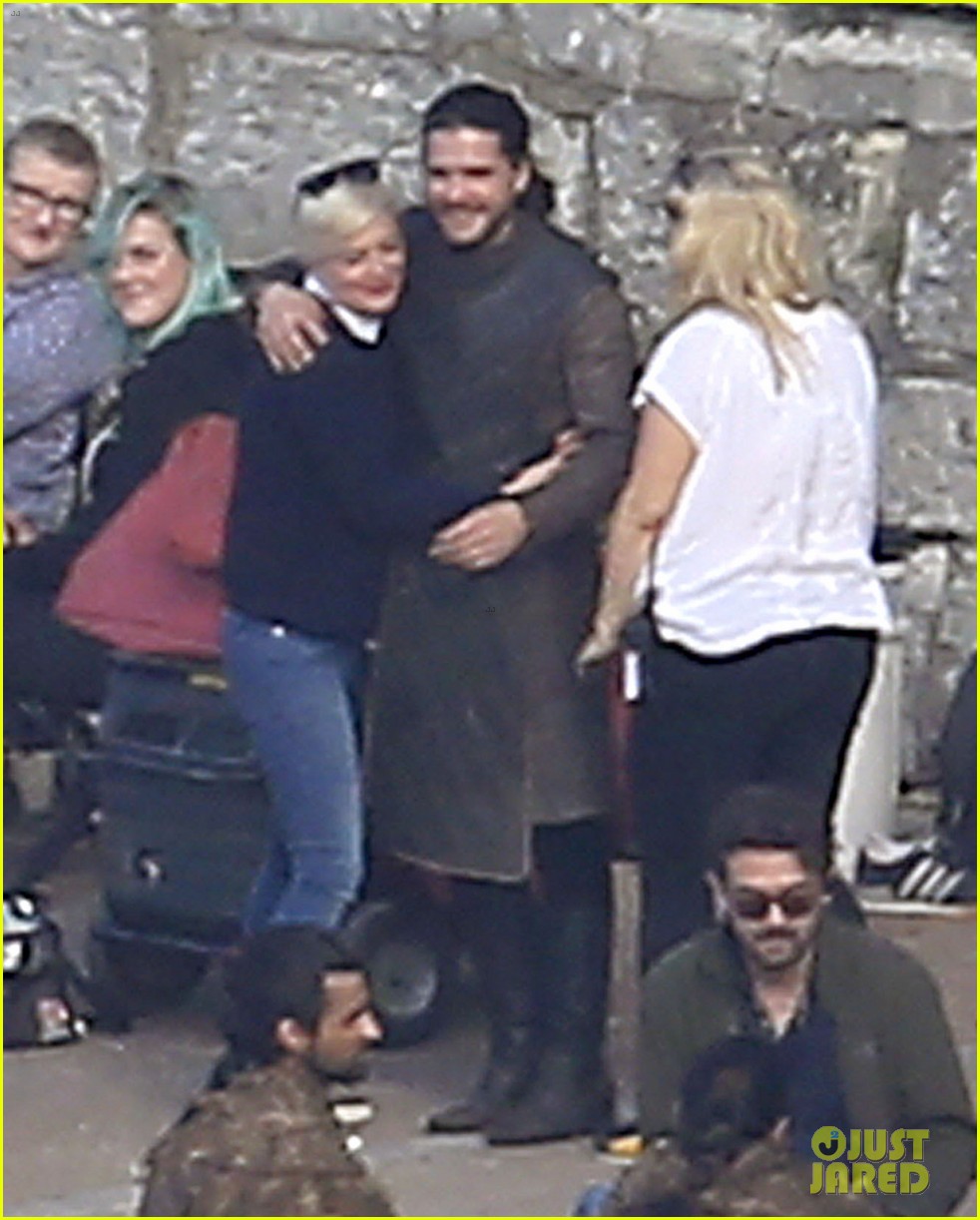 two-game-of-thrones-characters-meet-in-spoiler-filled-set-pics-04.jpg