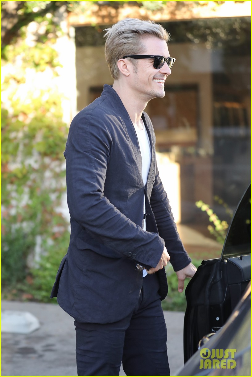 Orlando Bloom S Touches Up His Blond Locks Photo 3802457