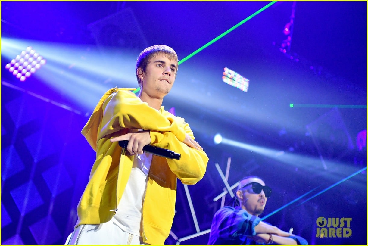 VIDEO Justin Bieber Covers Tracy Chapman�s �Fast Car� at
