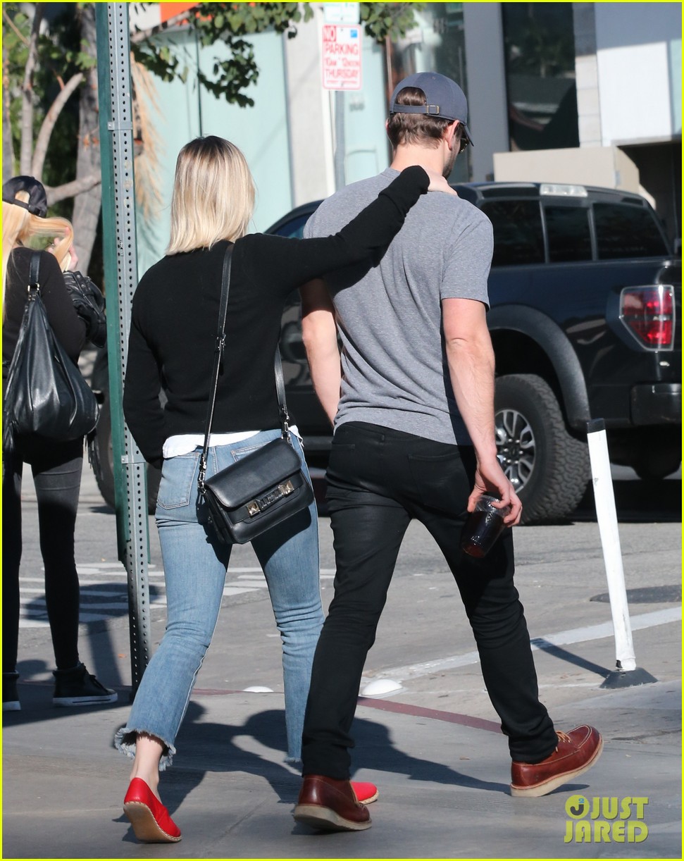 Chace Crawford & Girlfriend Rebecca Rittenhouse Make Such a Cute Couple