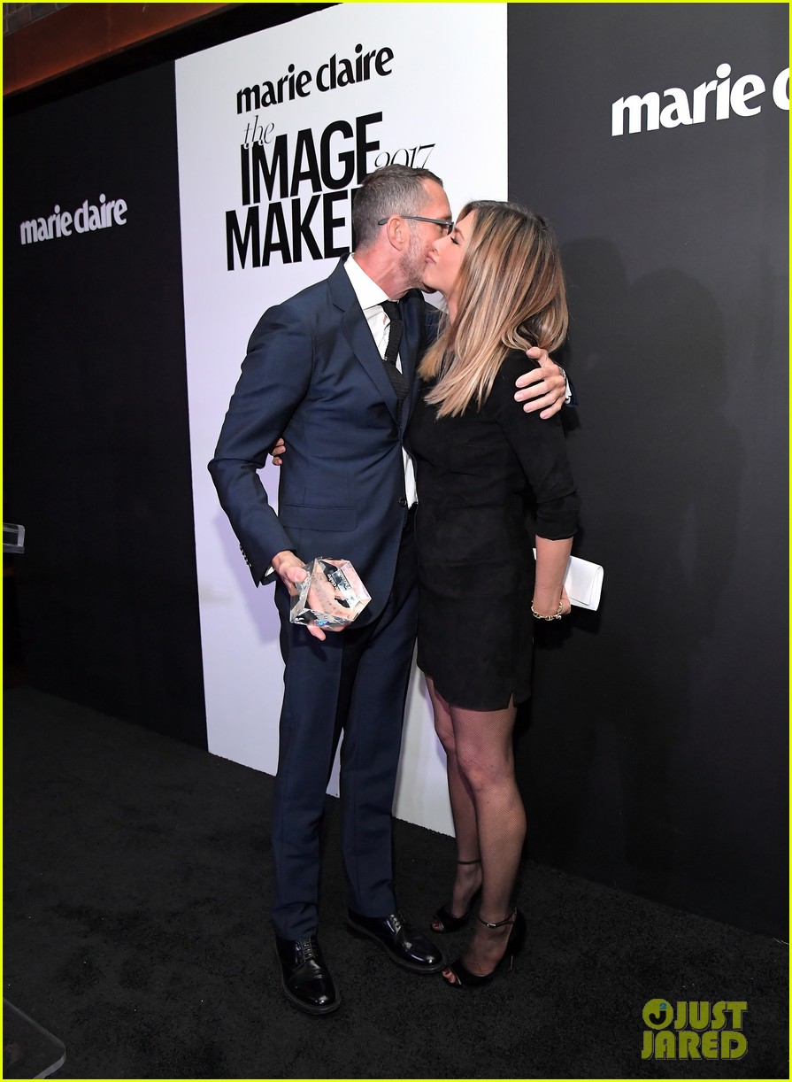 Jennifer Aniston Honors Hairstylist Chris Mcmillan At Marie
