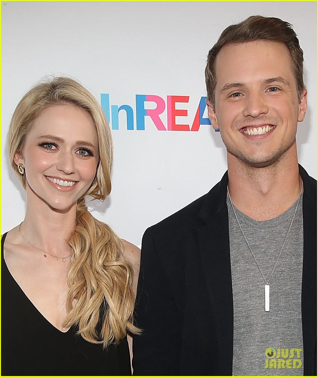 Unreal Stars Freddie Stroma Johanna Braddy Are Married