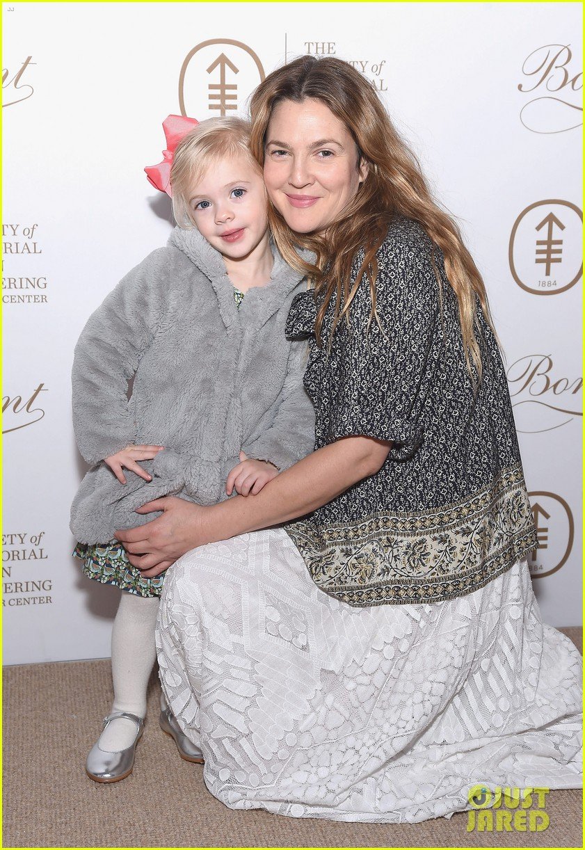 Drew Barrymore's Daughter Frankie Meets the Easter Bunny Cute Photos