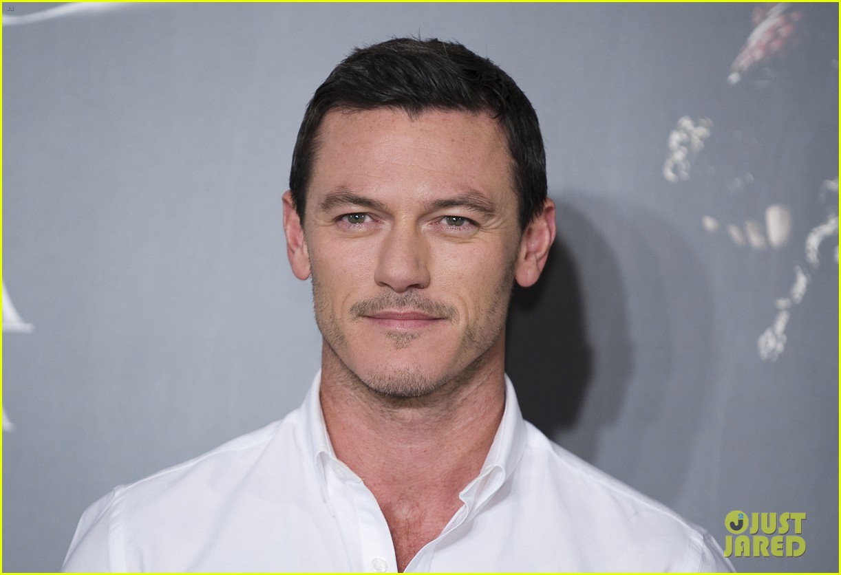Here Are Luke Evans' Hottest Photos in One Place! Photo 3875481 Luke