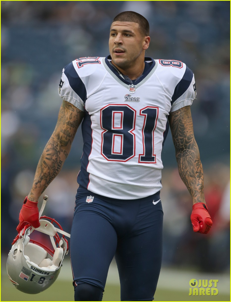 Aaron Hernandez Dead Convicted Murdered & Former NFL Player Commits