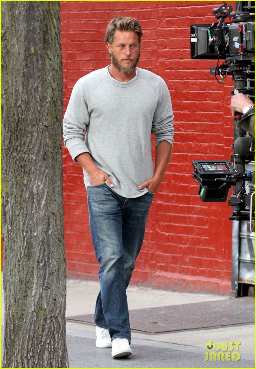 Lena Dunham Travis Fimmel Begin Work On Short Film Photo