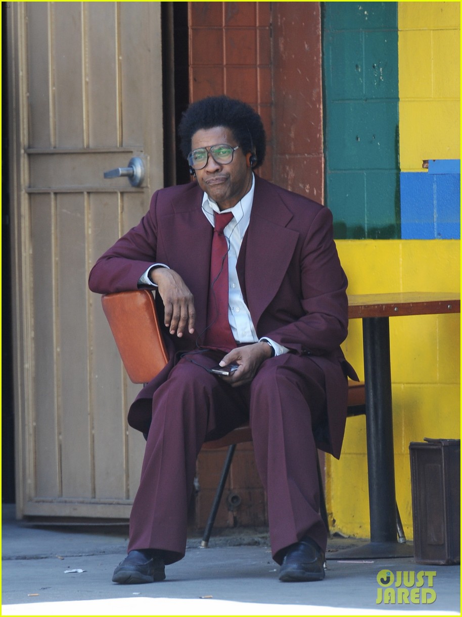 Denzel Washington Gets Into Character While Filming 'Inner City' Photo
