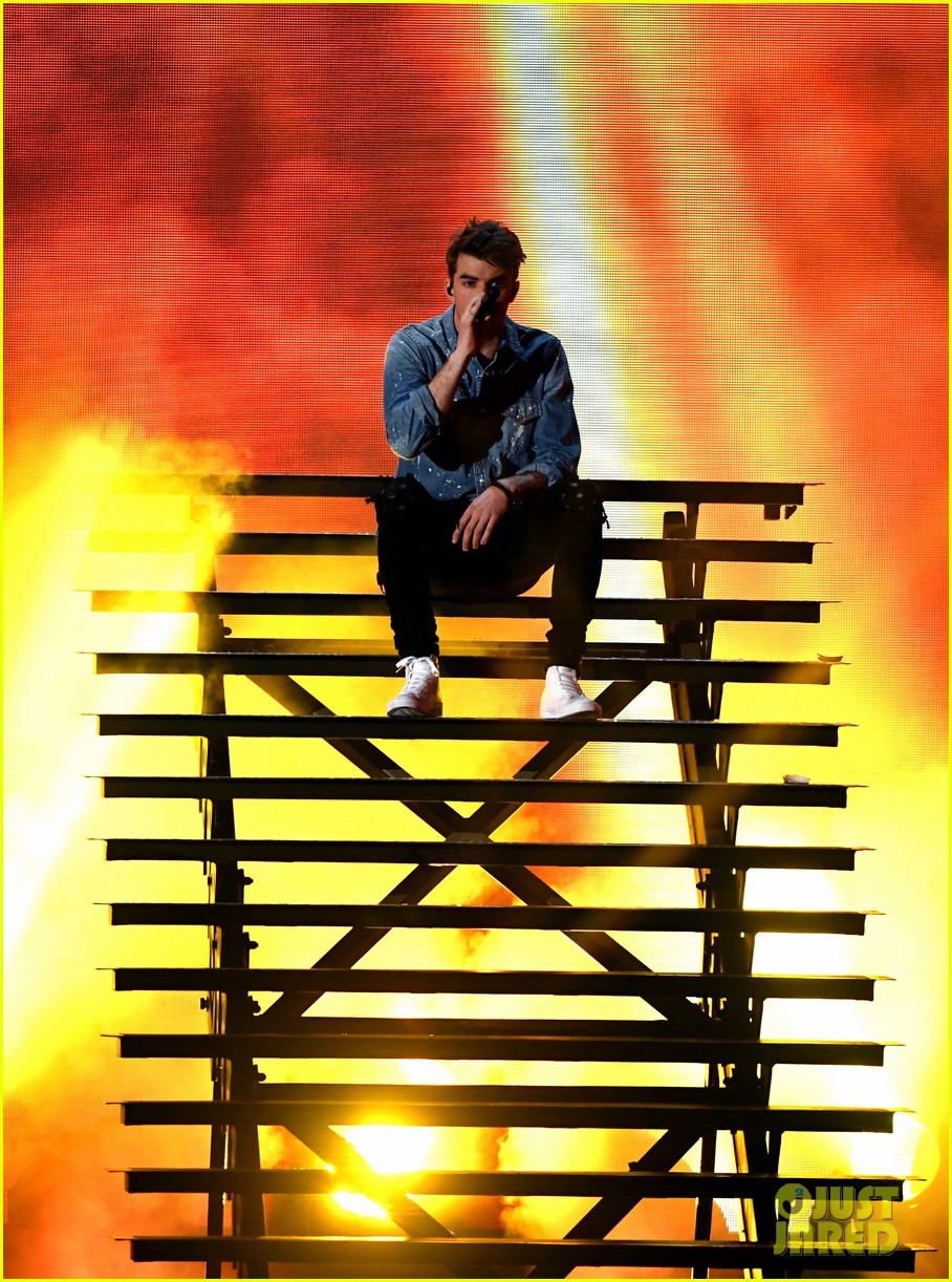 The Chainsmokers' Billboard Music Awards 2017 Performance Video Watch