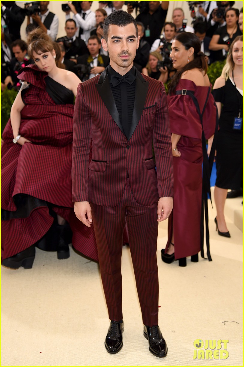 Sophie Turner & Joe Jonas Bring Their Love to the Met Gala 2017 Photo