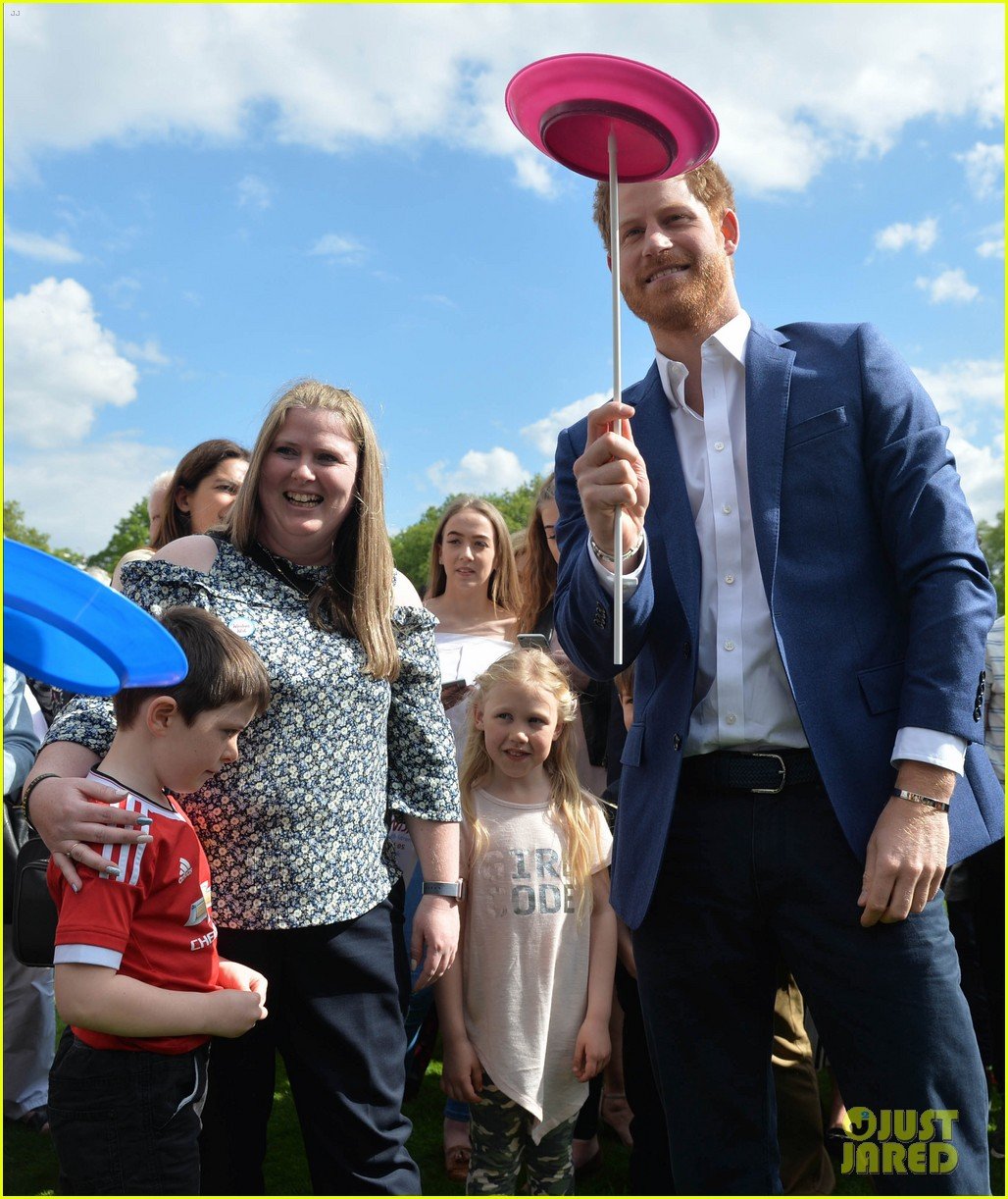 Prince William & Kate Middleton Host Children's Party at Buckingham