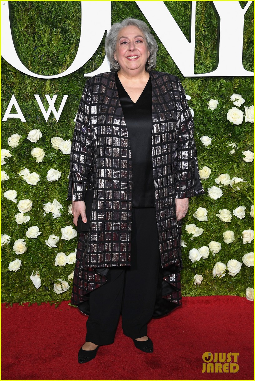 Laurie Metcalf Wins for 'Doll's House, Part 2' at Tonys 2017! Photo