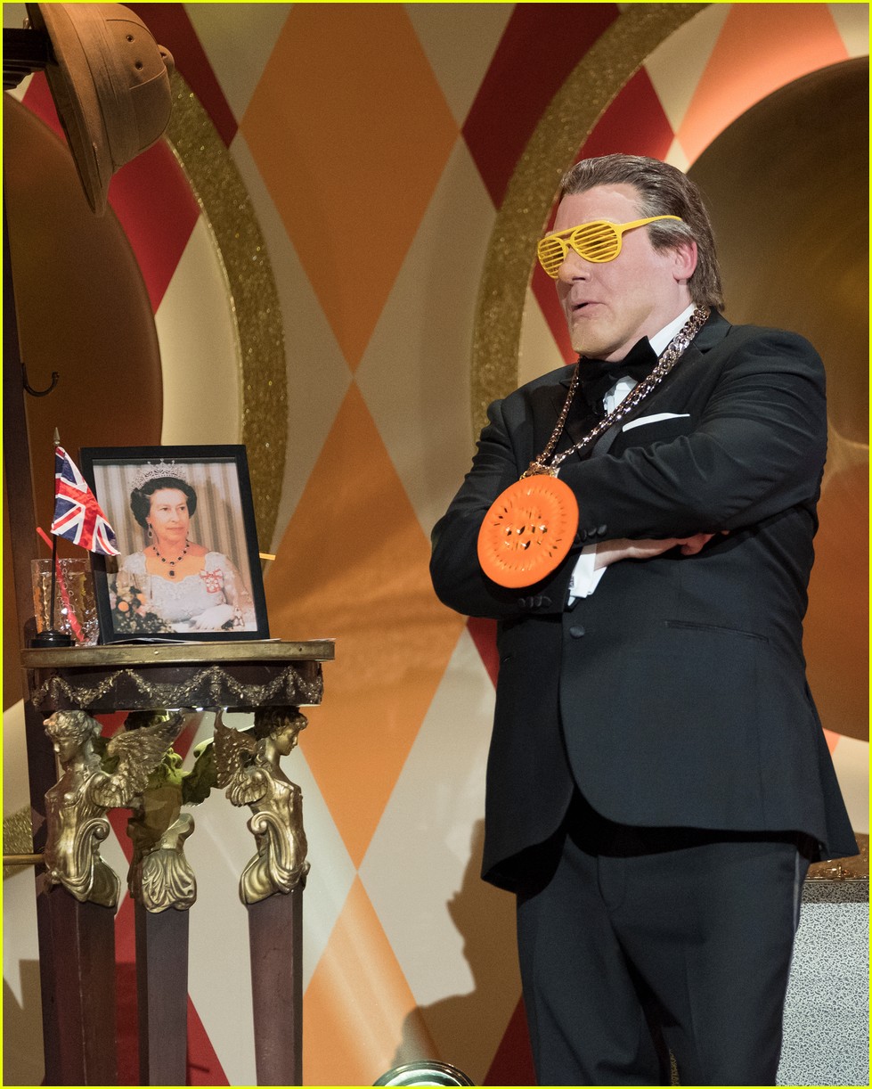 'The Gong Show' 2017 Host Mike Myers is Tommy Maitland?! Photo