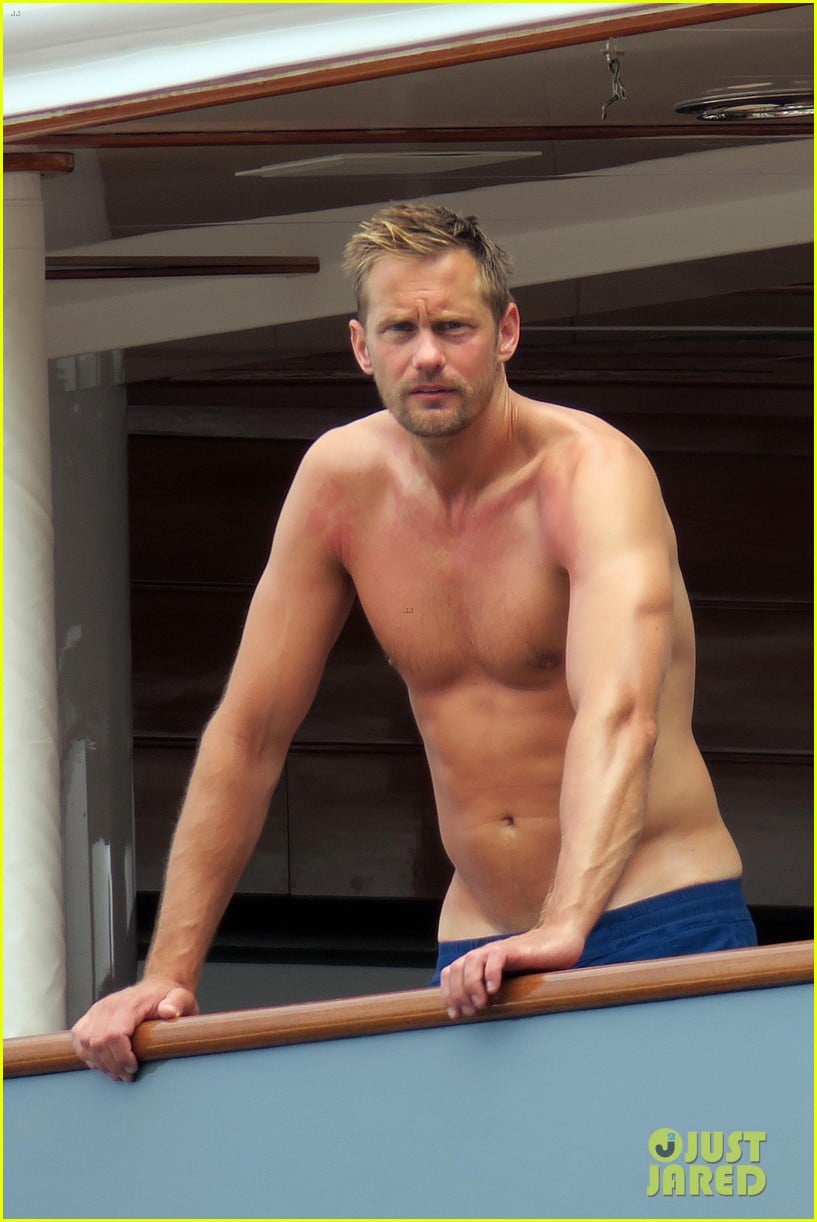 Alexander Skarsgard Flaunts Sunburned Body on a Yacht! Photo 3919770