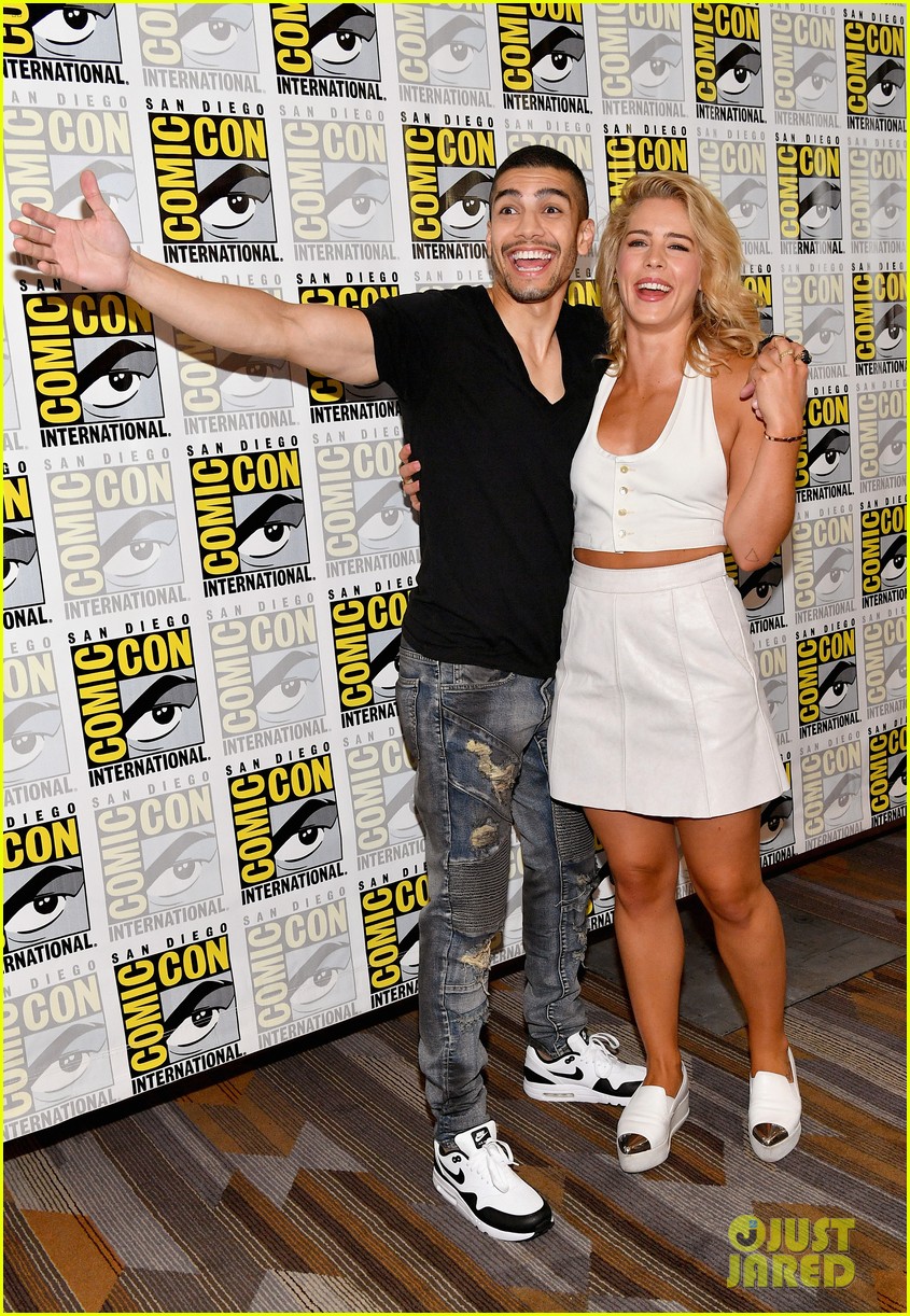 The 'Arrow' Cast Shares a First Look at Season 6 Watch Now! Photo