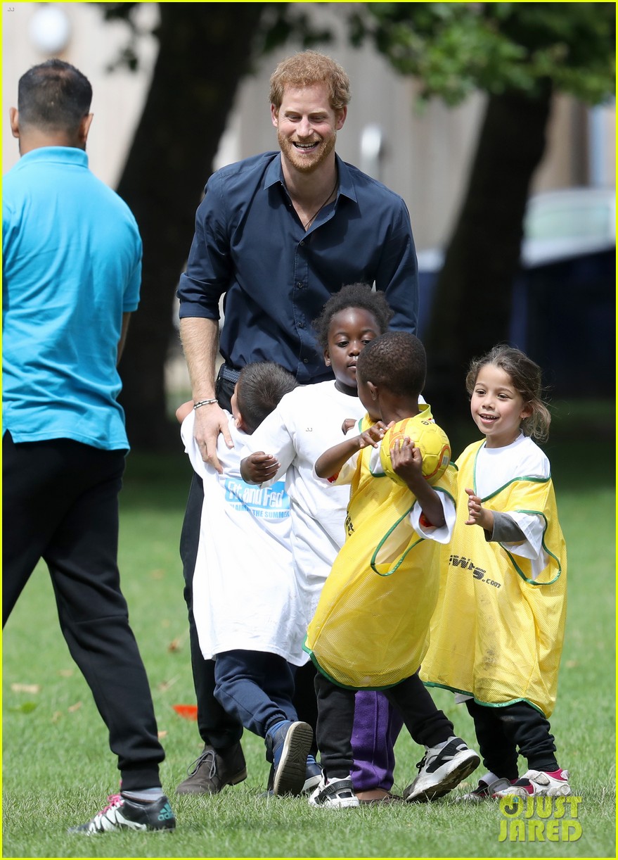 http://cdn01.cdn.justjared.com/wp-content/uploads/2017/07/harry-games/prince-harry-fit-and-fed-games-05.jpg