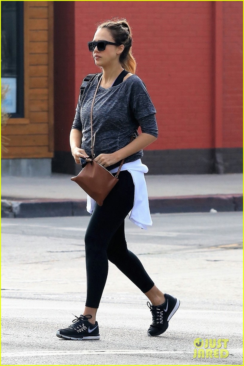 Pregnant Jessica Alba Starts Off Her Weekend at the Gym: Photo 3966582