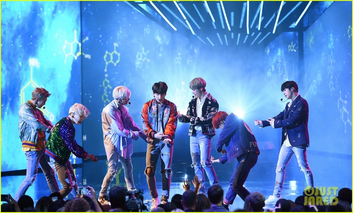 BTS Rocks the AMAs 2017 with 'DNA' Performance (Video) Photo 3990213