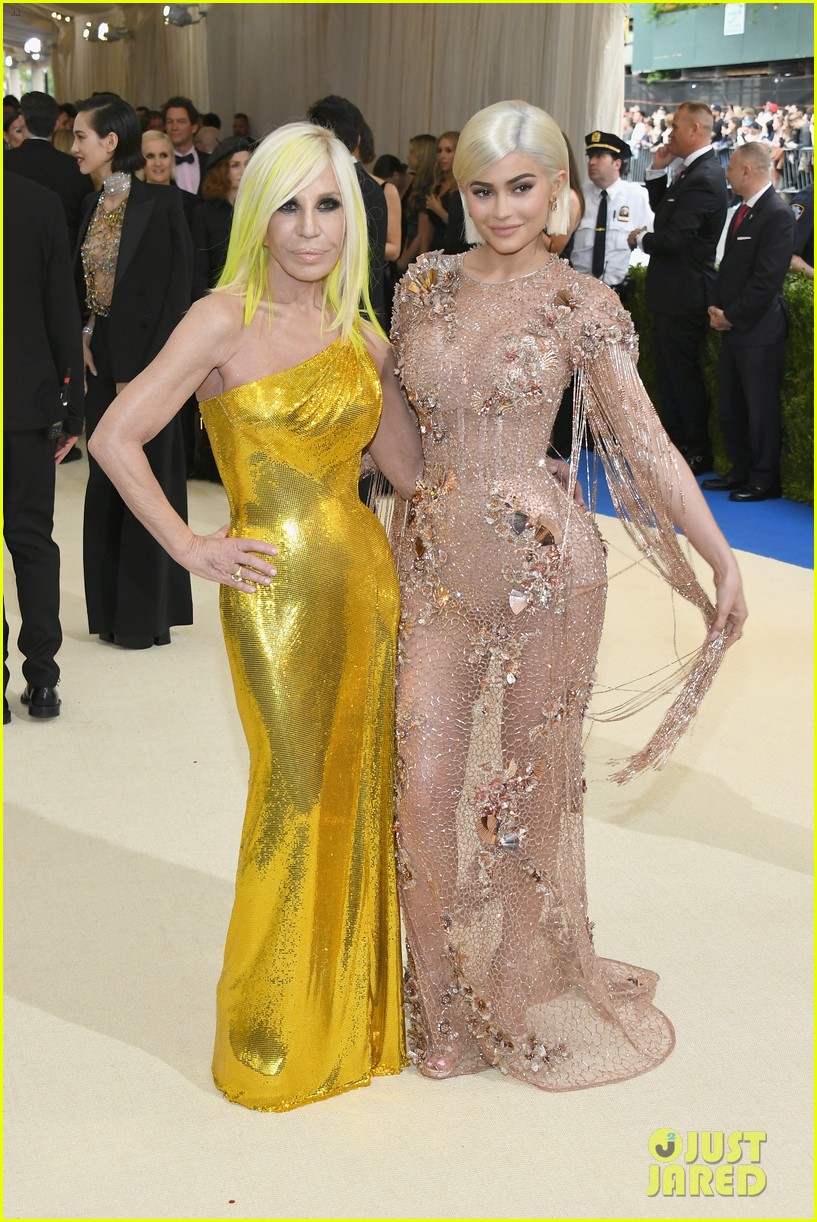 Met Gala 2018 Hosts & Theme Revealed! Photo 3984280 2018 Met Gala