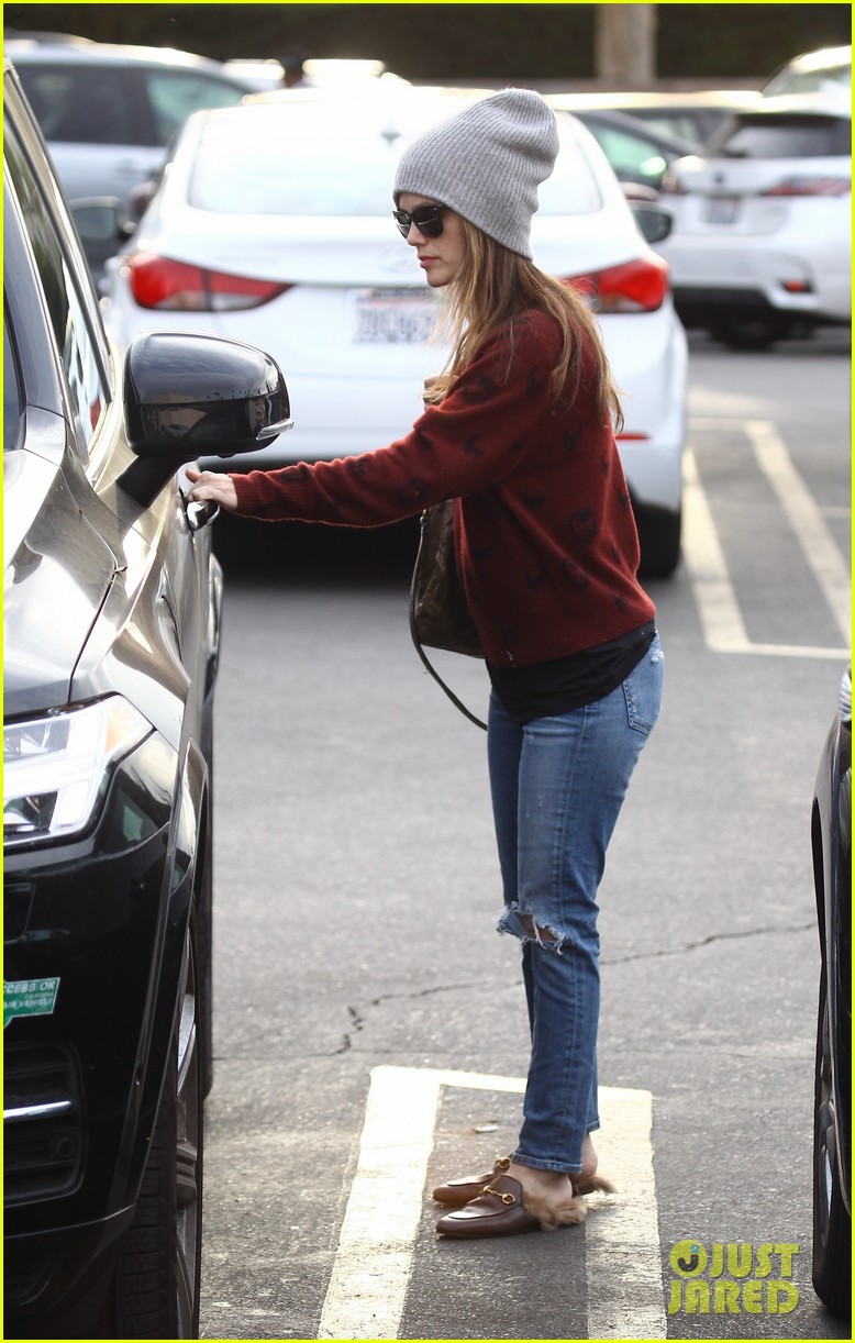Rachel Bilson Spends the Afternoon Shopping in Beverly Hills: Photo