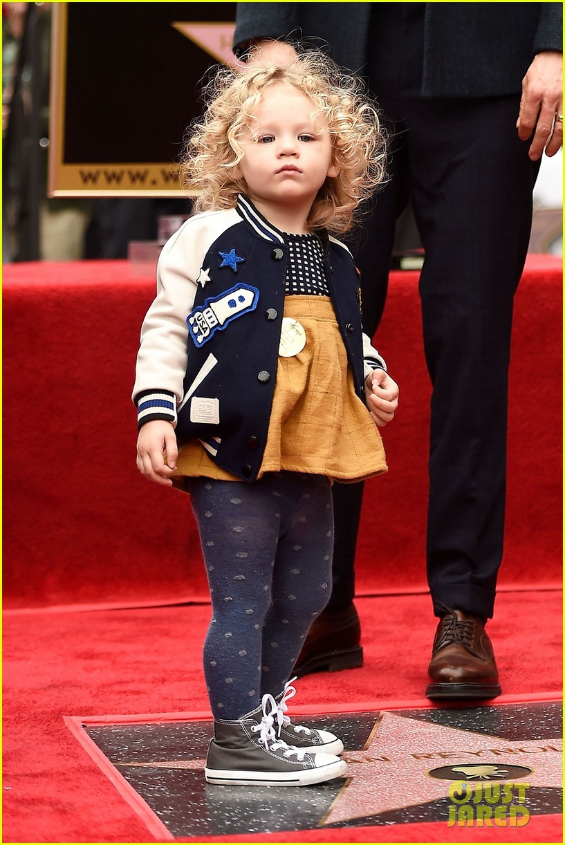 Ryan Reynolds Shares Christmas Convo with Daughter James: Photo 4004701