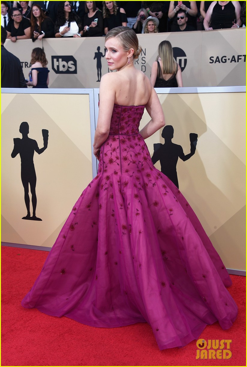 Kristen Bell Hits the Red Carpet Before Hosting SAG Awards 2018 Photo 4018337 2018 SAG Awards